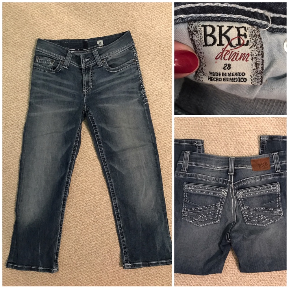 Buckle BKE cropped boyfriend jeans. LIKE NEW!